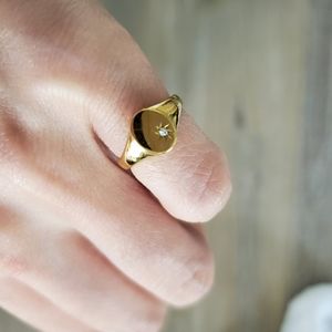 Mejuri Star Signet Pinky Ring